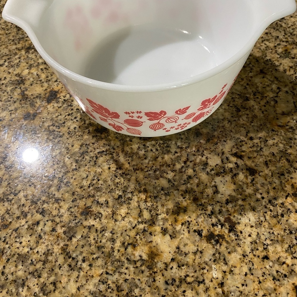 SOLD! PYREX GOOSEBERRY CASSEROLE DISH BOWL 474-B 11/2 QT PINK & WHITE NO LID - Picture 2 of 10
